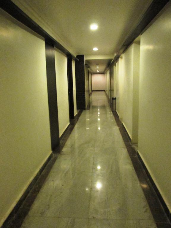 Hotel The Sapphire Grand Varanasi Esterno foto