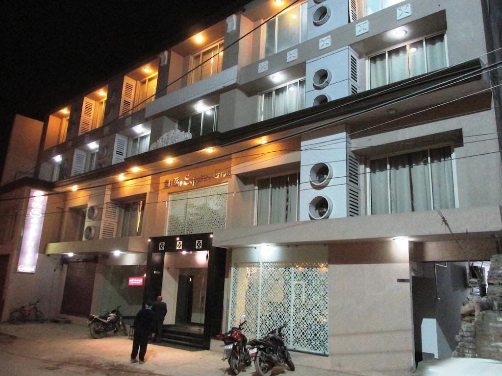 Hotel The Sapphire Grand Varanasi Esterno foto