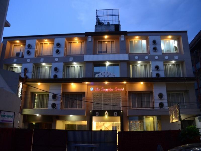 Hotel The Sapphire Grand Varanasi Esterno foto